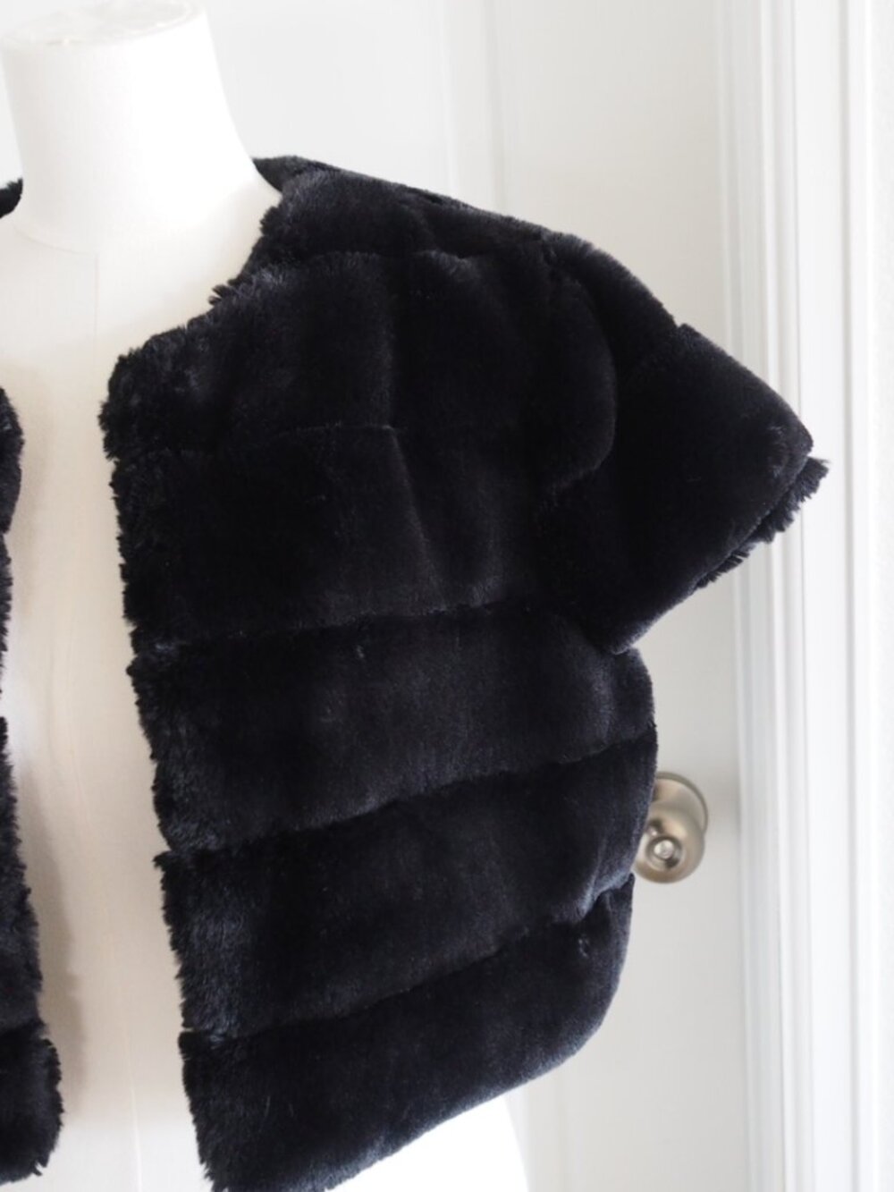 JW Jason Wu Kohl's Black Faux Fur Cropped Bolero Jacket L Quiet Luxury Old Money - Picture 4 of 15